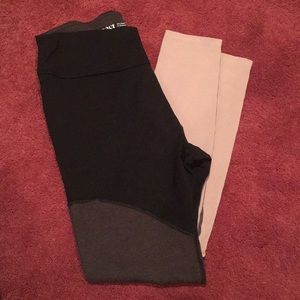 PACT Organic Paneled Leggings Size Medium